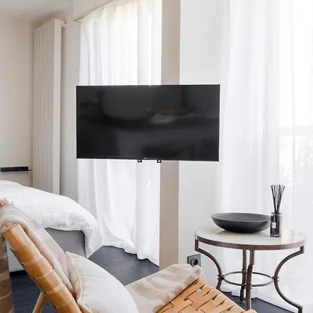 Apartament Nero, Cozy Avec Piscine, Au Centre De Hyères