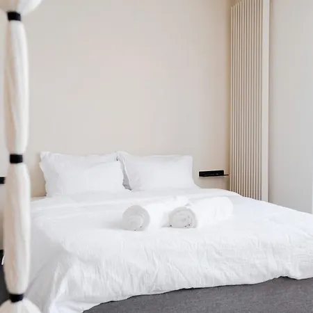 Nero, Cozy Avec Piscine, Au Centre De Apartament *